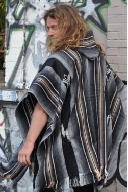 Poncho péruvien homme en laine naturelle d'alpaga