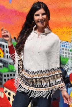 Poncho arco iris beige