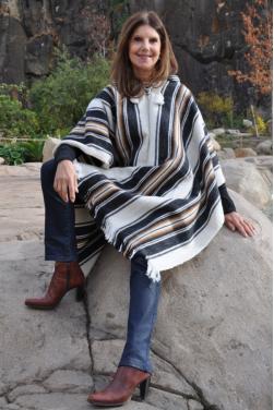 Poncho femme blanc crème en laine naturel d'alpaga