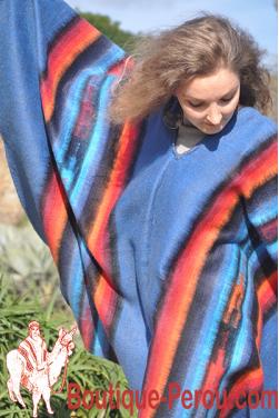 Poncho en laine d'alpaga indigo Huascaran.