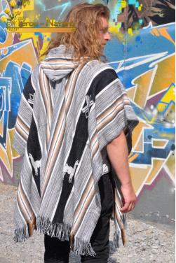 Poncho péruvien alpaga avec capuche homme couleur gris à rayures