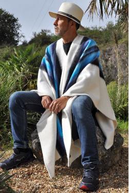 Poncho péruvien homme en laine naturelle d'alpaga