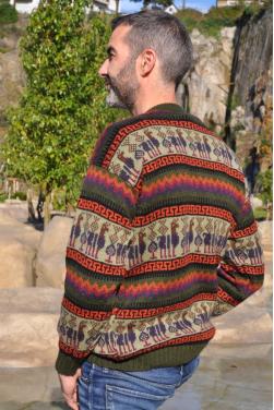 Pull-over jacquard beige et vert kaki, motifs lamas